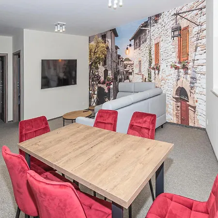 Piano Apartment *